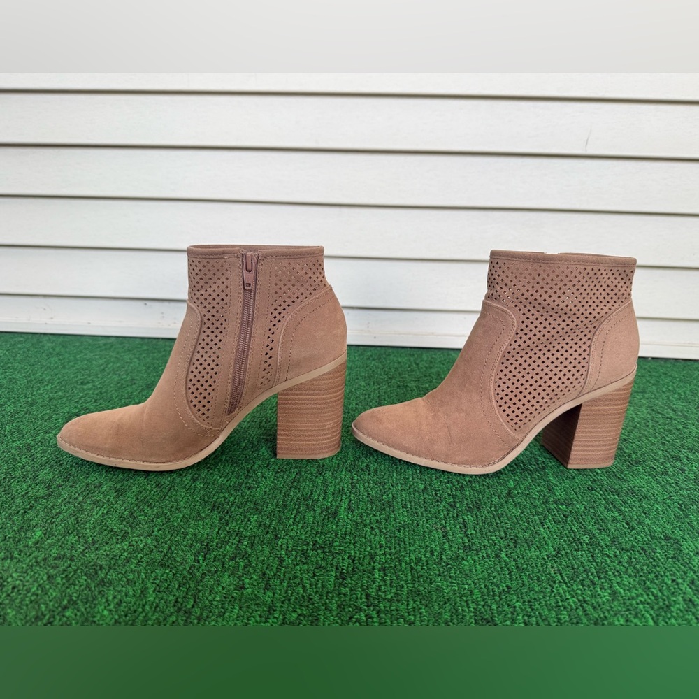 Universal Thread, Perforated, Ankle Booties! - image 4